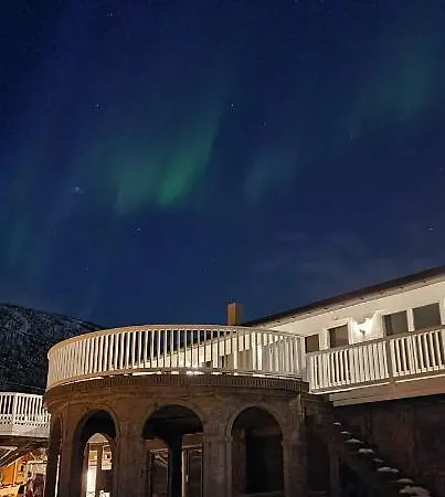 アパートホテル Senja Living Stonglandseidet
